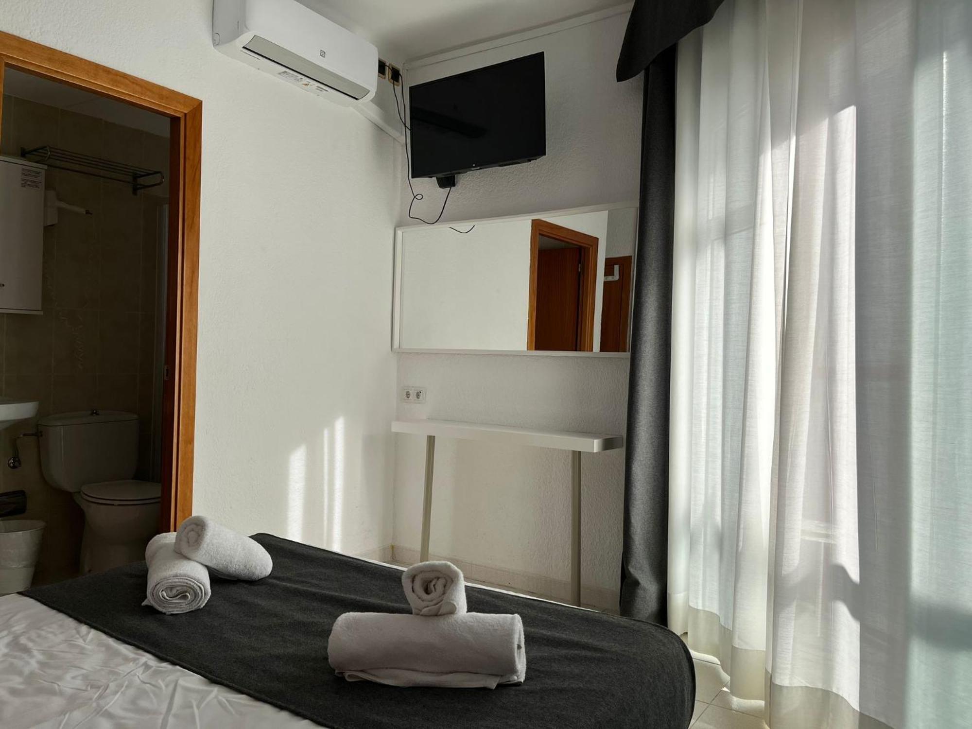 Hotel Maremagnum Lloret de Mar Bagian luar foto