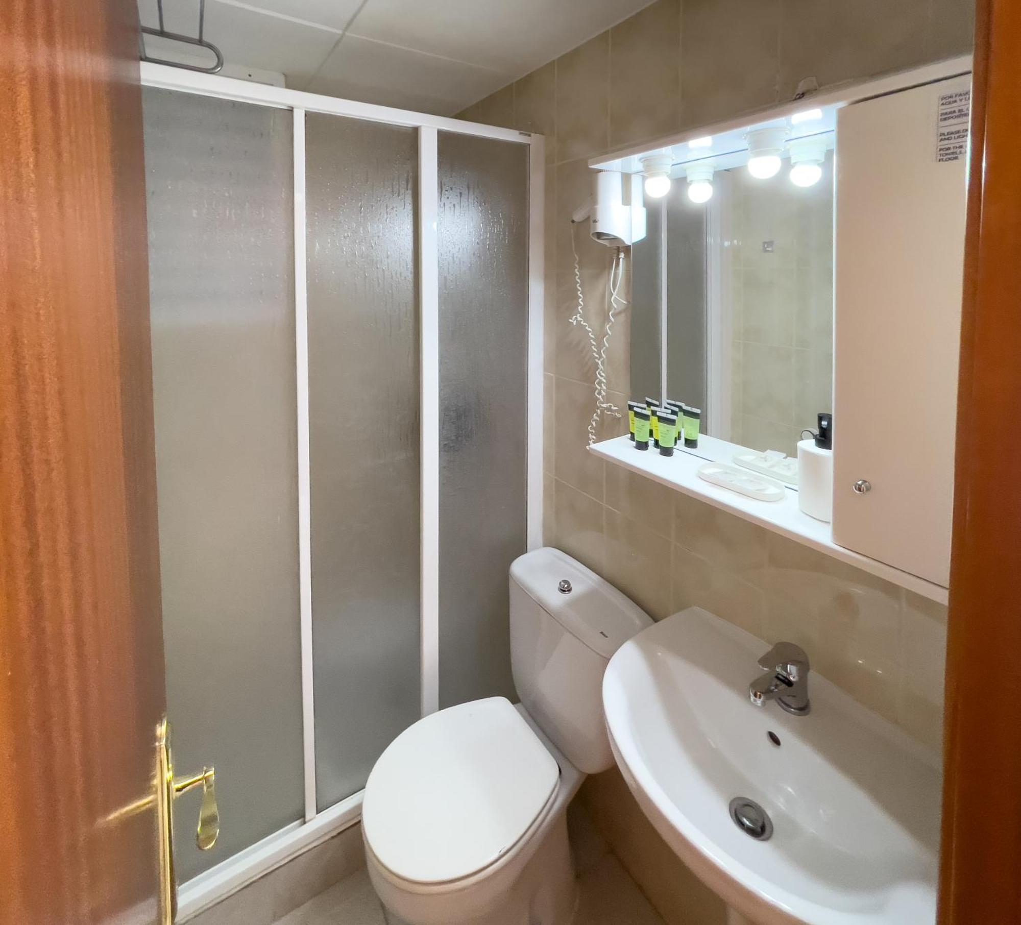 Hotel Maremagnum Lloret de Mar Bagian luar foto