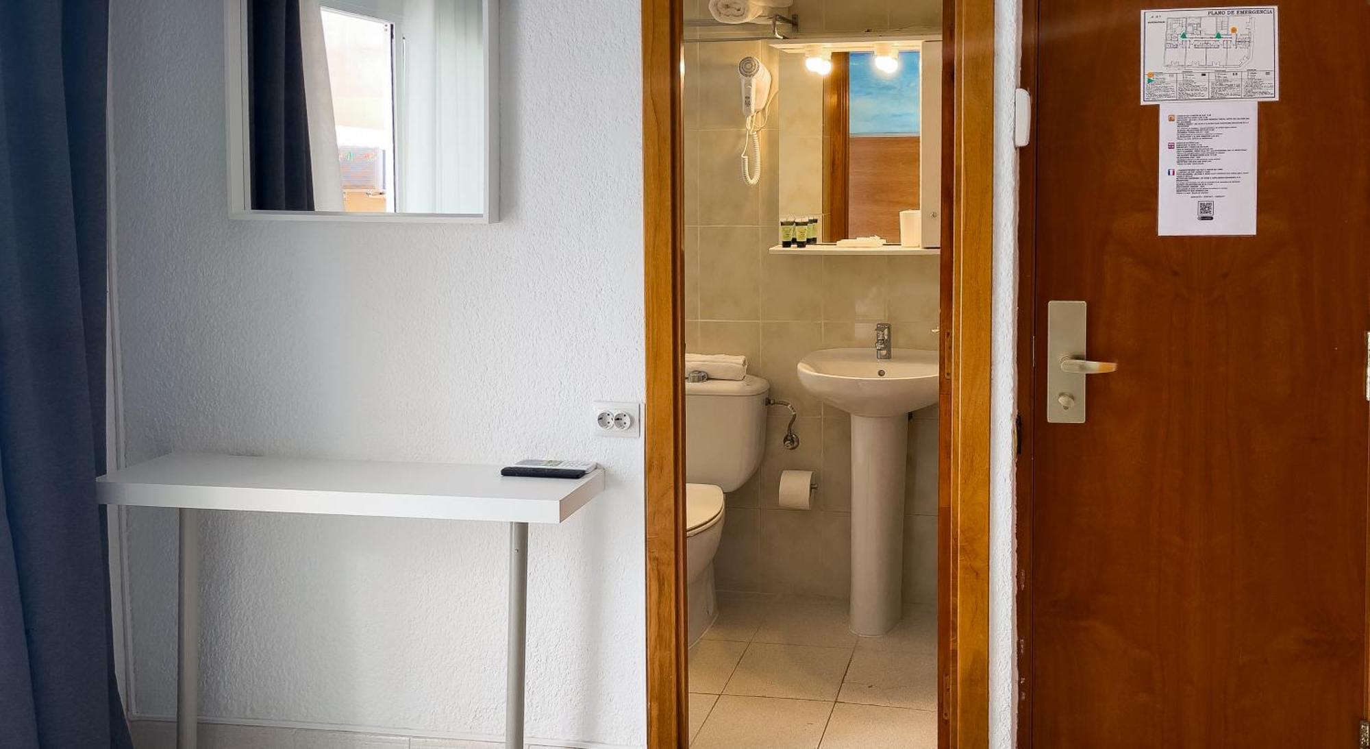 Hotel Maremagnum Lloret de Mar Bagian luar foto